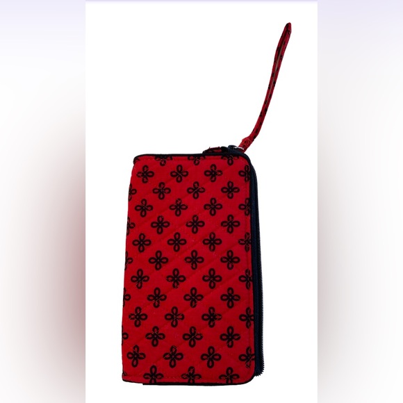 Vera Bradley: Red and Black Wallet Organizer - Picture 13 of 15